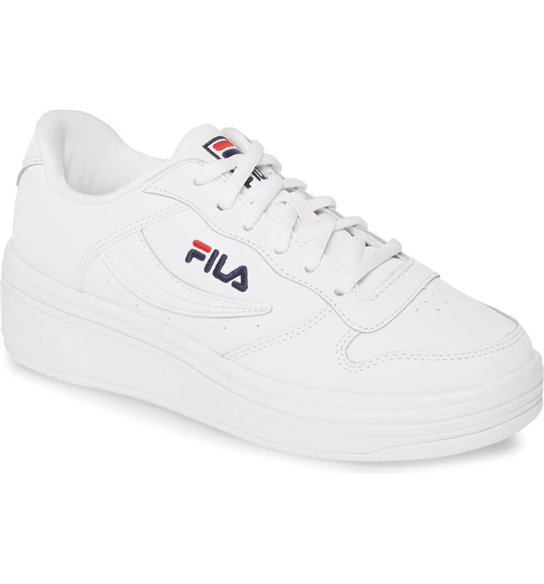 fila white tennis shoes